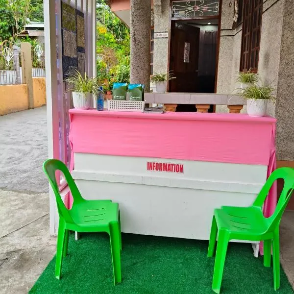 Rubilla's Homestay, ξενοδοχείο στο Mambajao