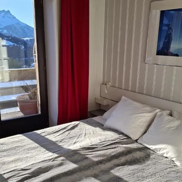 Le Nid d'aigle apt Leysin centre avec forfait piscine sauna jacuzzi en option, hotel v destinaci Leysin