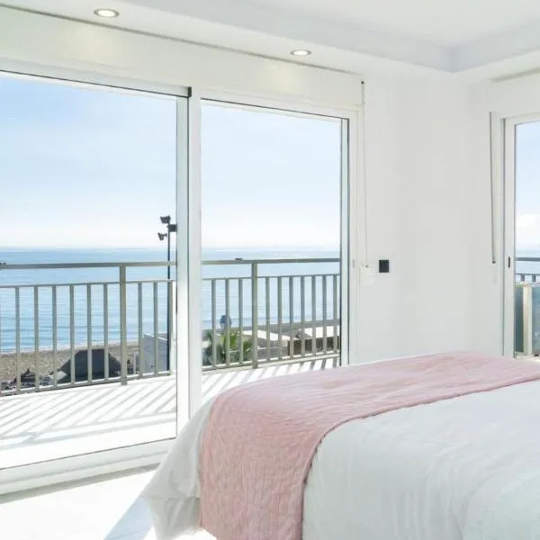 Paradise on the seafront in Fuengirola, Hotel in Fuengirola