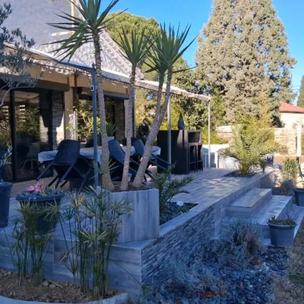 Petit coin de paradis, hotel v destinácii Laudun