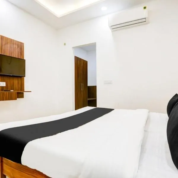 The Grand Blue Hotel, hotel v destinaci Greater Noida