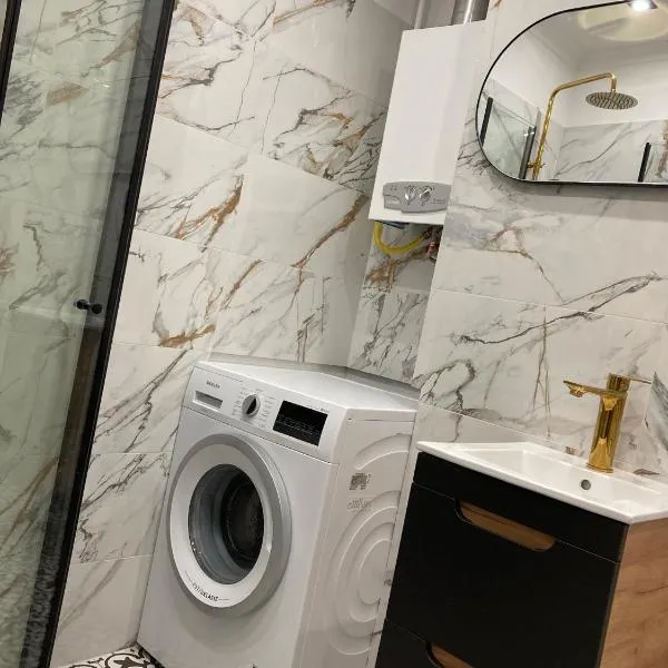 Pokoje obok uczelni Collegium Witelona, hotel v destinaci Lehnice