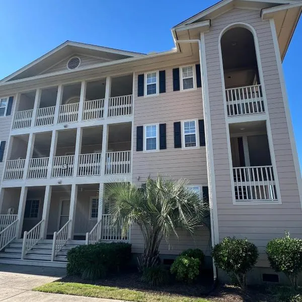 Cherry Grove 1BR screened porch 2nd Floor view, hotel v destinaci Myrtle Beach