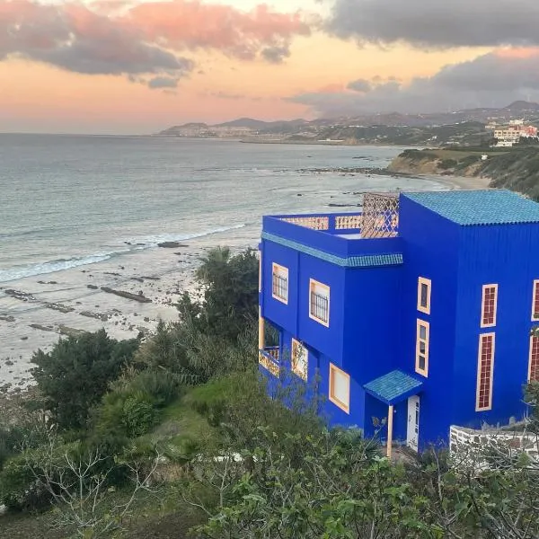 Villa Plage Ksar Sghir, hotel in Melîyech