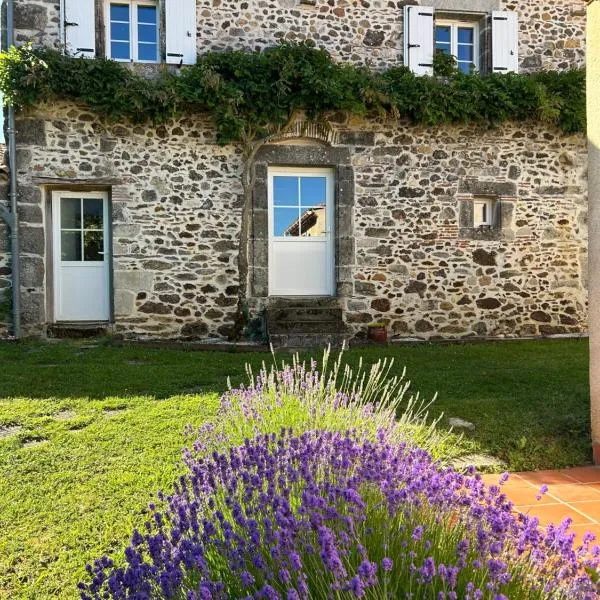 Aux portes du Sidobre, hotel v destinaci Noailhac
