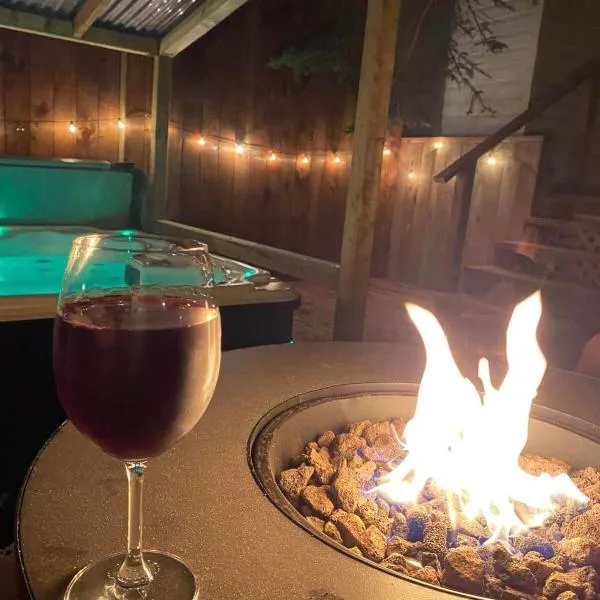 Jeans Place A Hot tub Oasis, hotel in Lewisporte