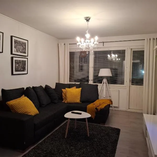 City Apartment Snellmaninkatu 22 A, yksityinen pistokkeellinen paikoitus sisältyy hintaan, hotel en Kuopio