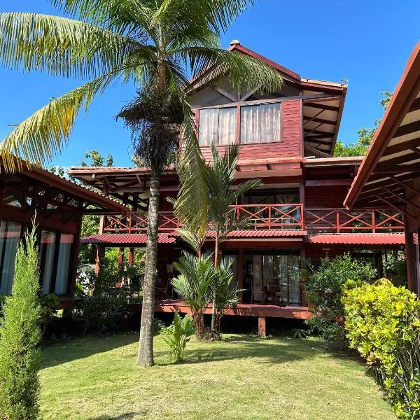 Hotel Kenaki Lodge, hotel v destinaci Cahuita