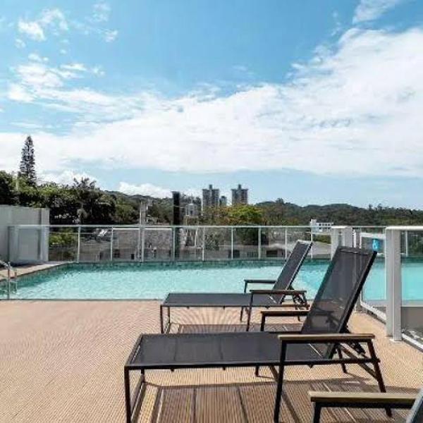 Linda suite com vista Mar no coração da Praia Brava