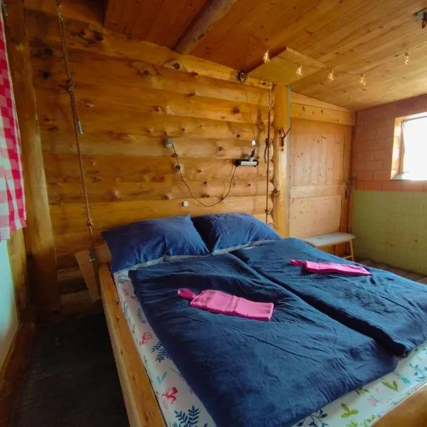 Hängebett im Stall、Fahrniのホテル