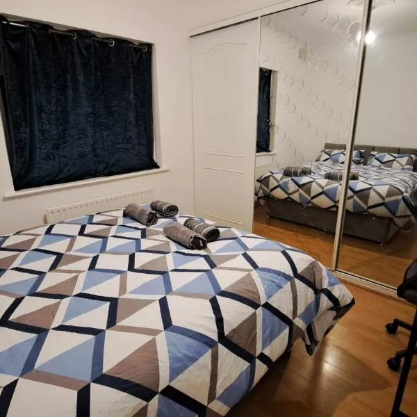 Guest house in Dagenham East by Fenia, hotel v destinaci Dagenham