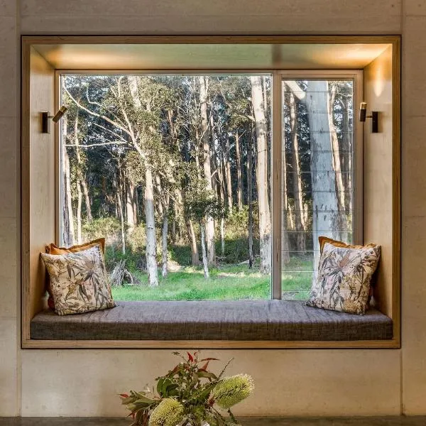 Karri Haven Hideaway Margaret River Town side Tranquility, hotel v destinaci Margaret River