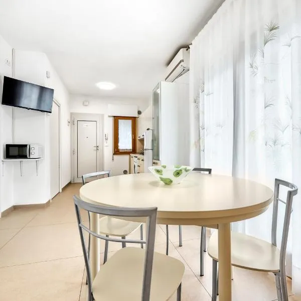 Jesolo Sun Beach House - Host Solution, ξενοδοχείο στο Τζεσόλο Λίντο