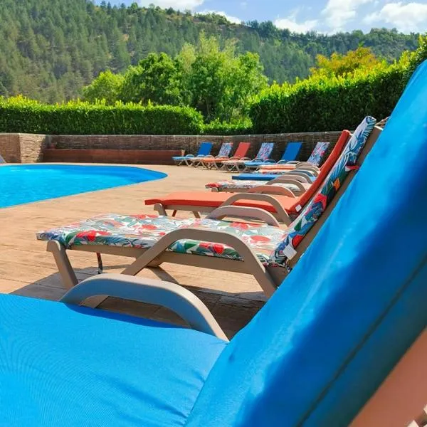Chalets de la Colagne, hotel v destinaci Chirac