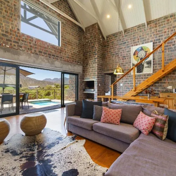 Secure, luxurious with lovely views, hotel in Pringle Bay