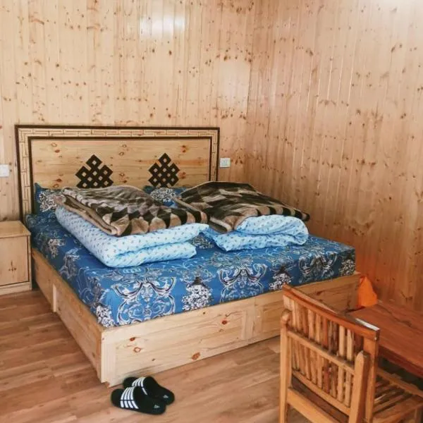 White Lotus Home Stay, ξενοδοχείο σε Kaza