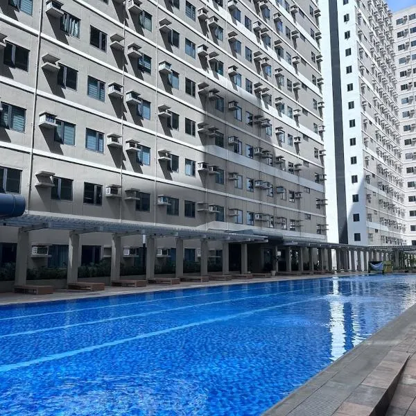 642 - Quiet & secured condo in Cavite with HI speed WIFI, hotel v destinaci Dasmariñas