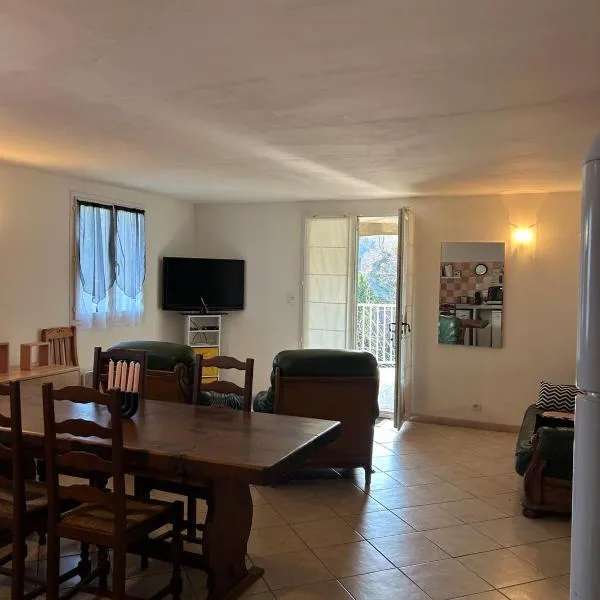 Appartement T3 avec vue mer à 15 minutes de Moriani-Plage, hotel in San-Giovanni-di-Moriani