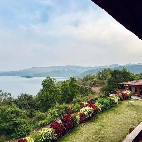 Waves and Vibes Resort, hotel v destinaci Lavasa