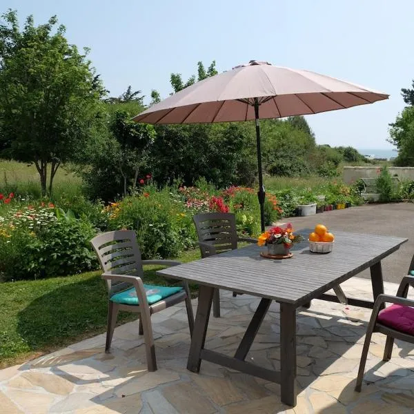 Maison au bord de mer, plage du Portmain, hotel v destinácii Pornic