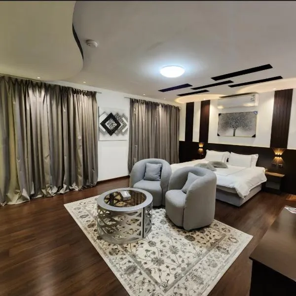 جناح فاخر بوصول ذاتي وفناء مطل, hotel in Taif