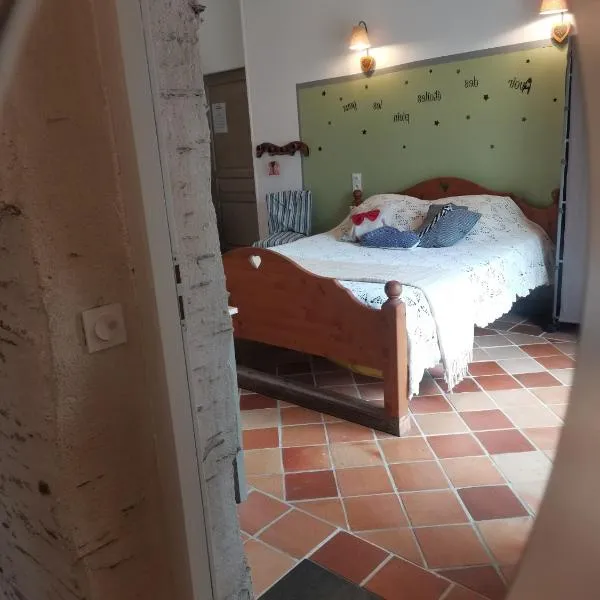 chambres d'hôtes "DINEDORT", hotel v destinácii LʼAiguillon-sur-Vie