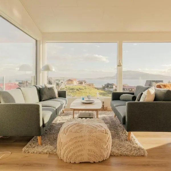 Cozy Retreat with Stunning Views in Tórshavn, hotel in Tórshavn