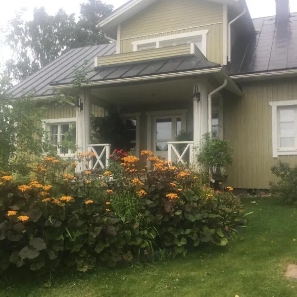 Perinteinen maalaistalo, hotel em Vesivehmaa