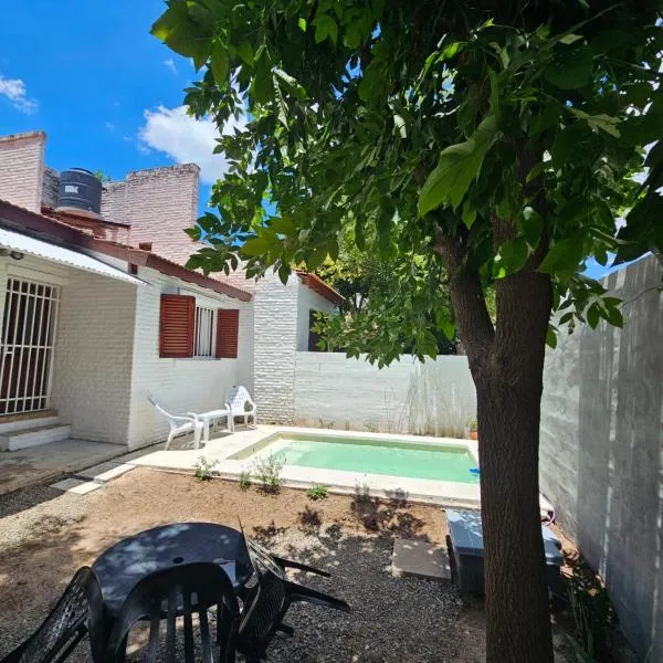 Casa TILO con pileta exclusiva, hotel in Mina Clavero