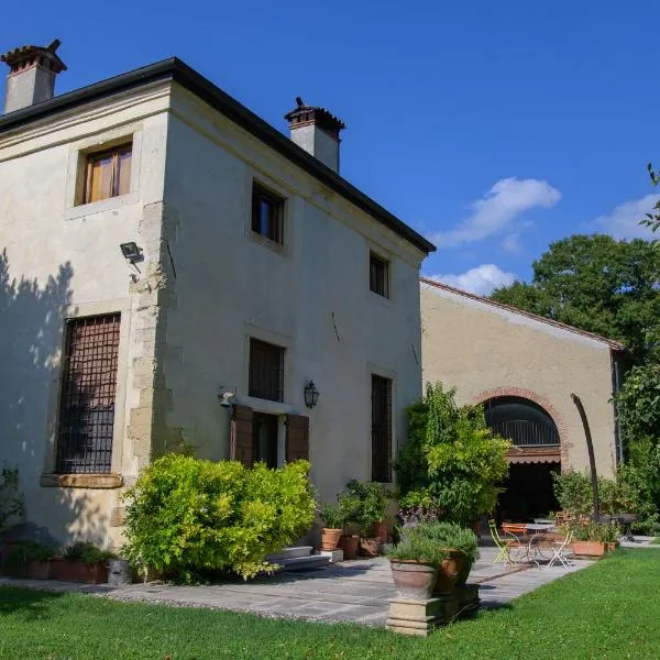 Palazzetto Ardi, hotel v destinaci Torri di Confine