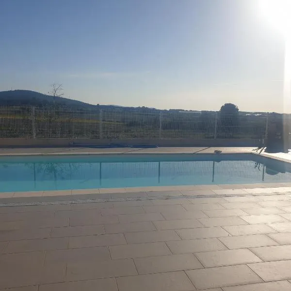 Chambre d'hôte avec accès piscine, hótel í Gigean