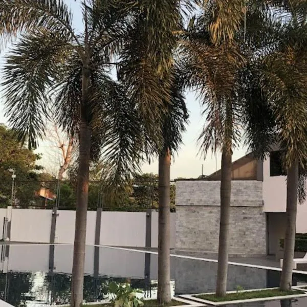 Shiloh Suites at Saekyung 956, hotel v destinaci Lo-oc