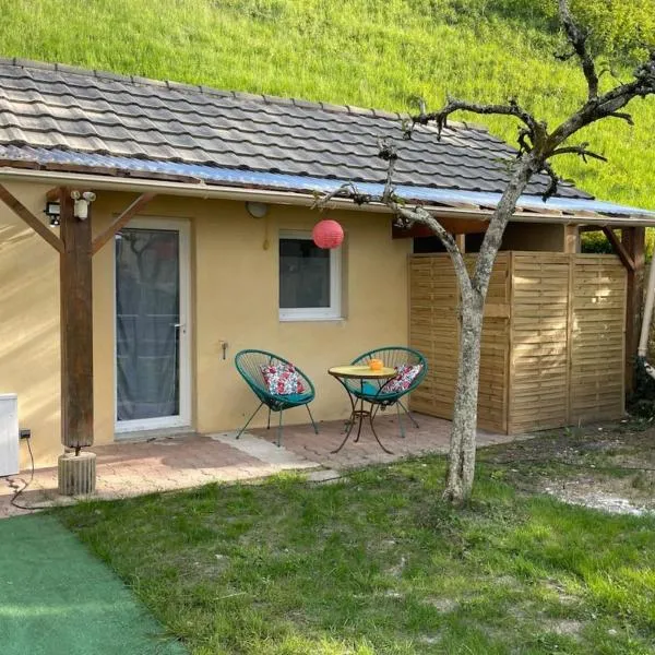 Casa 4 Saisons - Studio à thème - PiscineJardin - Proche centre-ville, Hotel in Brive-la-Gaillarde