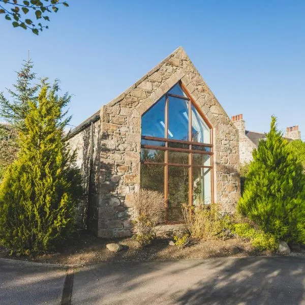 Stunning Country House - Cinema, Games Room & Hot Tub, hotel in Inverurie