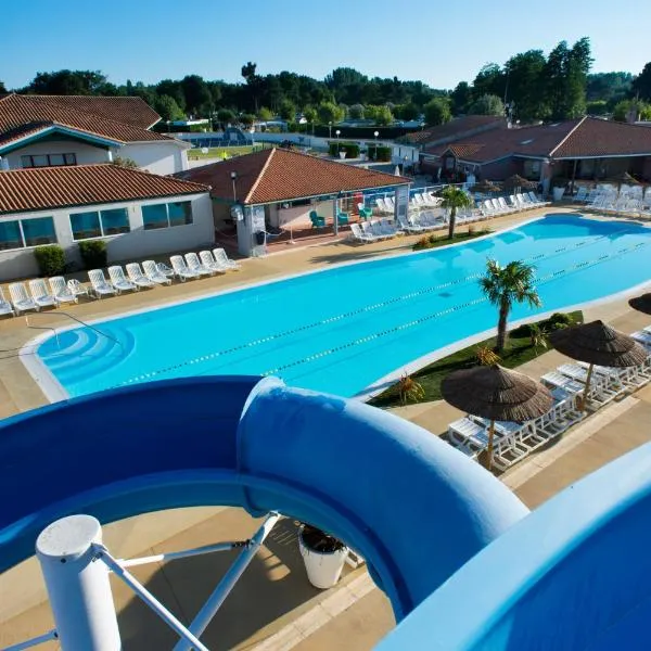 Mobil-home 40m2, camping les Charmettes 4 étoiles La Palmyre 4-6 personnes-2 chambres dont 1 suite parentale-2 salles de bain, hotel v destinácii Les Mathes