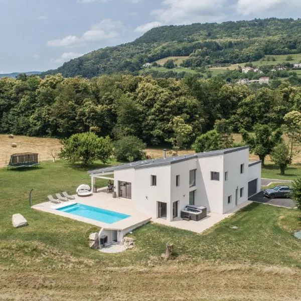 Villa Plein la vue en 360°, hotel a Coublevie