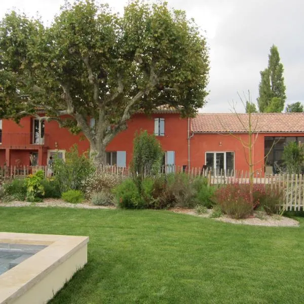 BASTIDE DES MARTELIERES, hôtel à Salon-de-Provence