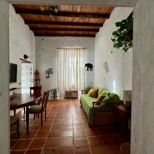 Antigua casa del cura, hotel in Tías