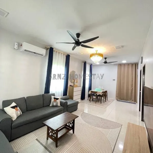 ARNZ Homestay-Fully Aircond, hotel v destinaci Teluk Intan