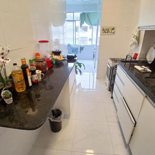 quarto em frente a praia com banheiro privativo num apartamento compartilhado - room with private bathroom in a shared apartment - Foto 4