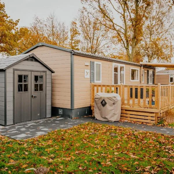 Chalet Trigano 1-6 pers- 3 slaapk- 2 badk- Berging- Inchecken al vanaf 13 uur, hotel v destinaci Lauwersoog
