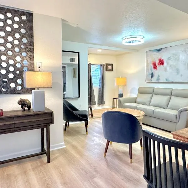 2br Townhouse Taft Stadium & Plaza Dining #n39, hotel in Oklahoma City