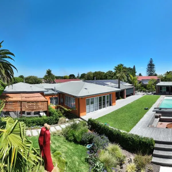 Garten Wohnung mit Pool, 2 Schlafzimmer, hotel in Cape Town