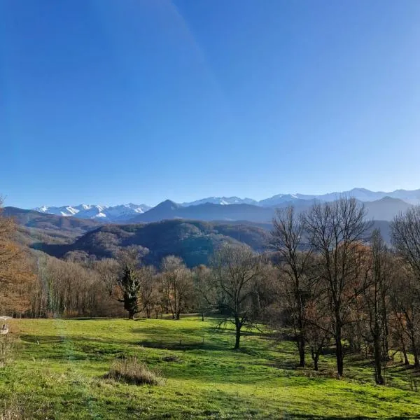 CHAMBRE INDEPENDANTE au calme en moyenne montagne – hotel w mieście Soulan