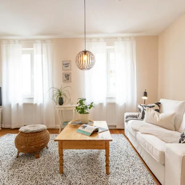 Zuhause bei ELLEN, готель у місті Sulzheim