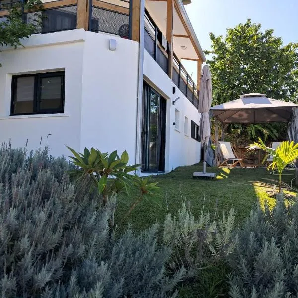 Entre mer et forêt, hotel v destinaci Les Avirons