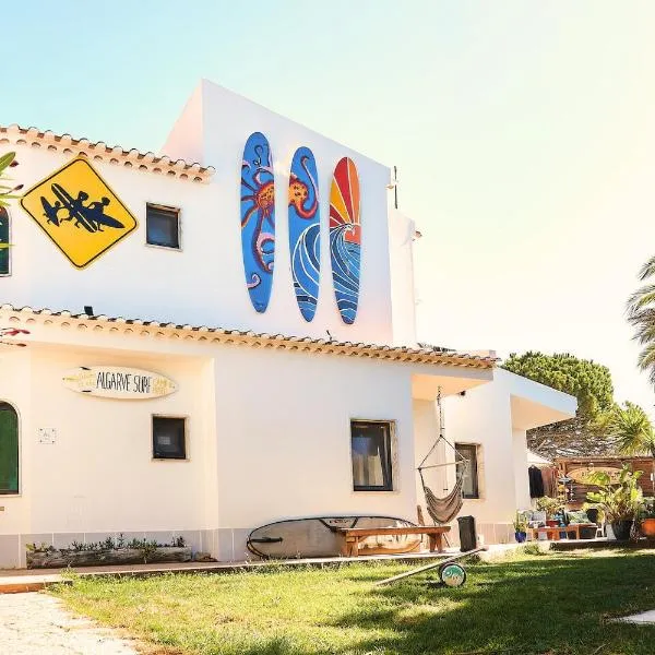 Algarve Surf Camp & Hostel Sagres、サグレスのホテル