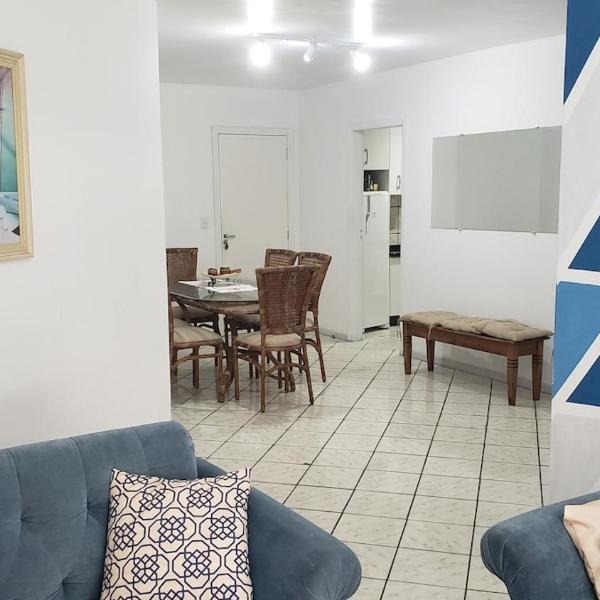 Apartamento amplo em Meia Praia sc