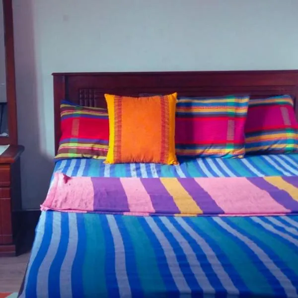 Q3 Homestay, hotel v destinaci Athurugiriya