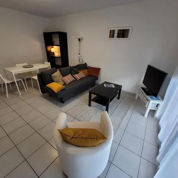 Entre Médoc et Atlantique, 3 étoiles, calme en plein centre-ville, hotel in Saint-Médard-en-Jalles